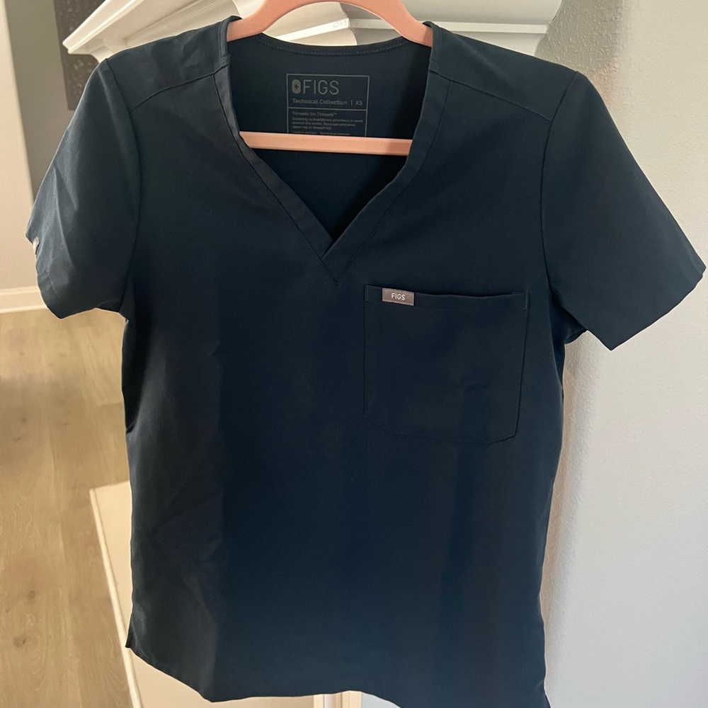 Figs XS Dark Harbor Catarina™ One-Pocket Scrub Top.